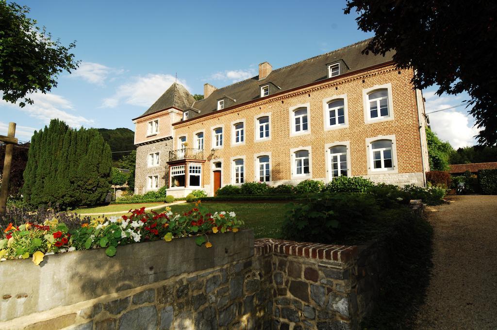 Le Richmond Hotel Godinne Екстериор снимка