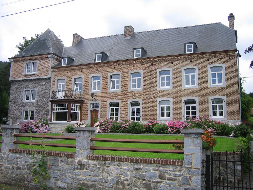 Le Richmond Hotel Godinne Екстериор снимка